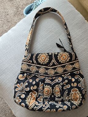 Quilted Black and Gold Paisley Shoulder Bag💛